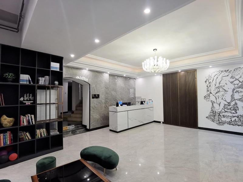 Ou Lu Business Hotel Циндао Экстерьер фото